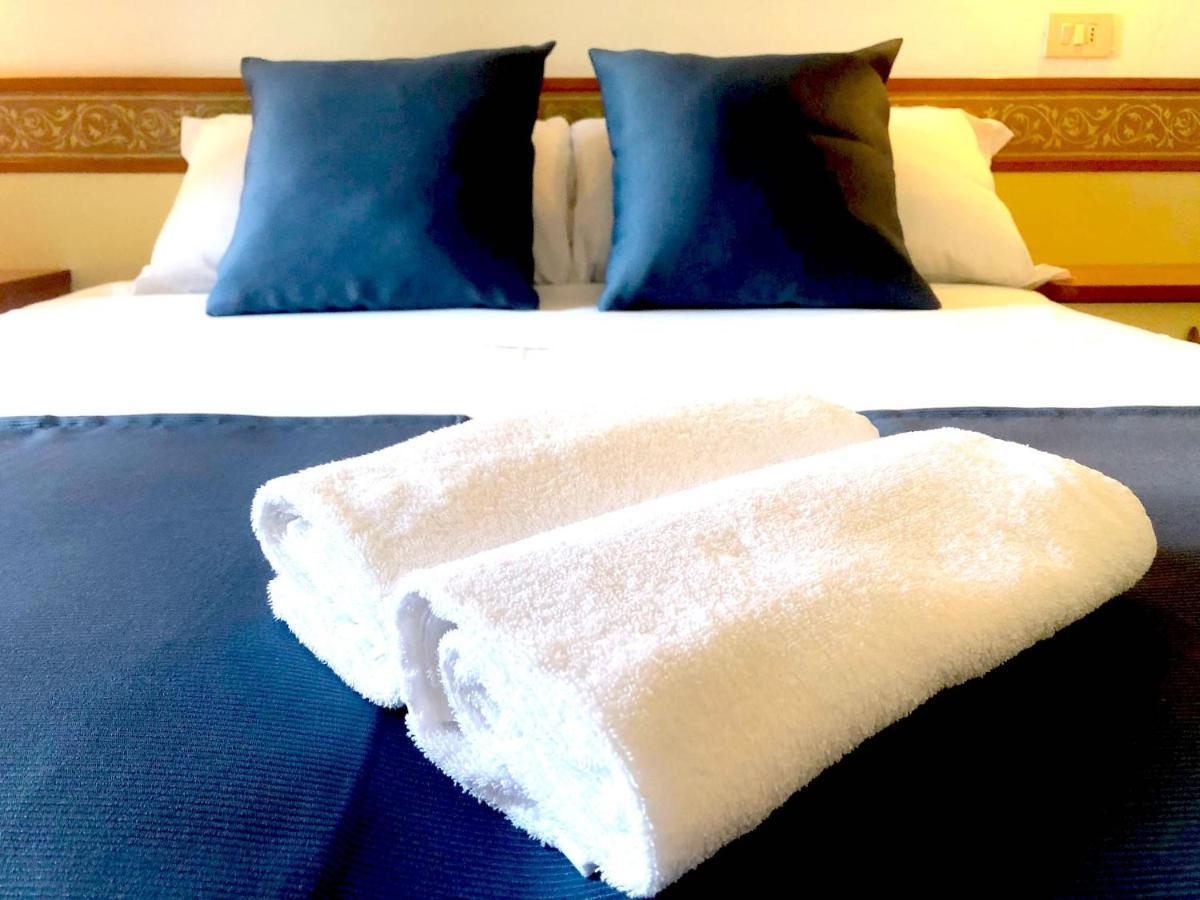 Hotel B&B Des Bains Milano Marittima Buitenkant foto
