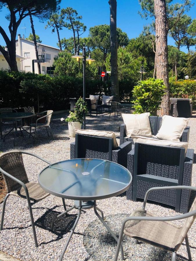 Hotel B&B Des Bains Milano Marittima Buitenkant foto