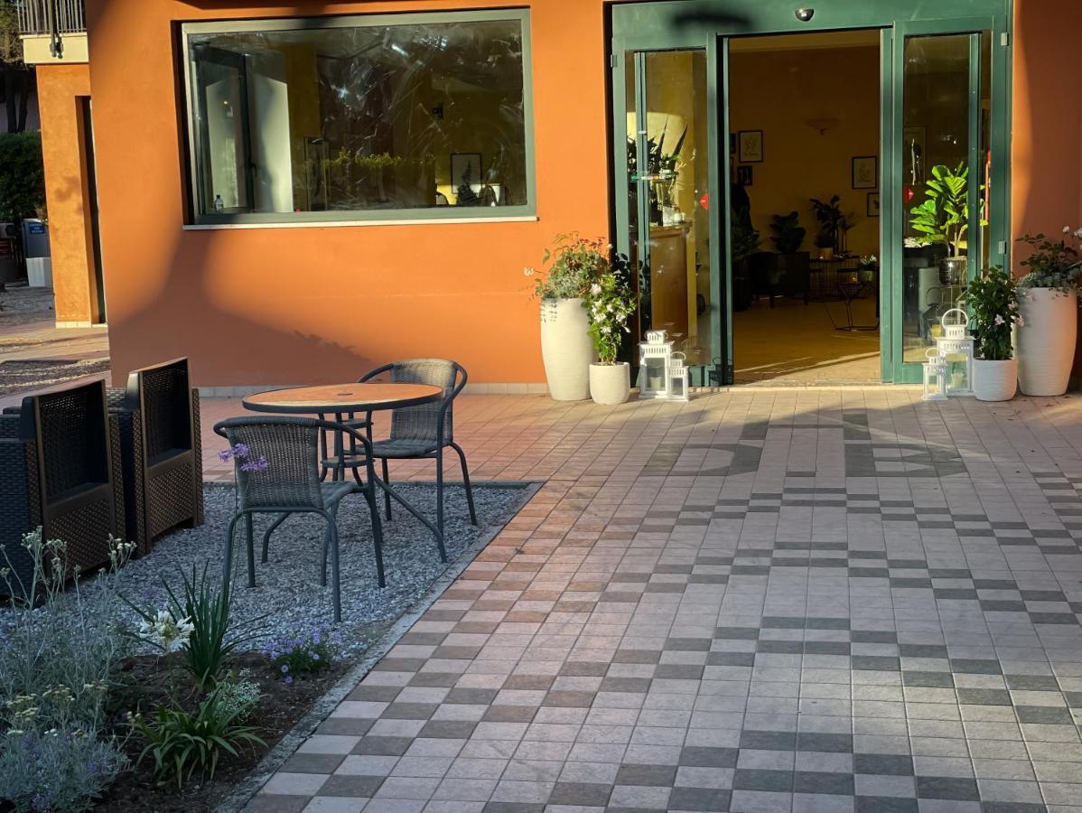 Hotel B&B Des Bains Milano Marittima Buitenkant foto