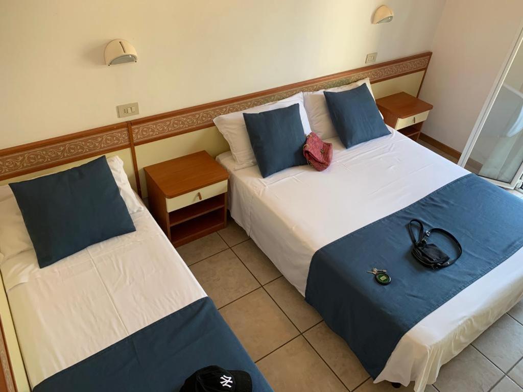 Hotel B&B Des Bains Milano Marittima Buitenkant foto