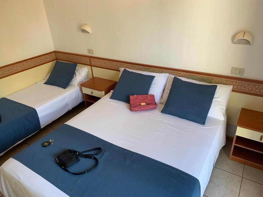 Hotel B&B Des Bains Milano Marittima Buitenkant foto