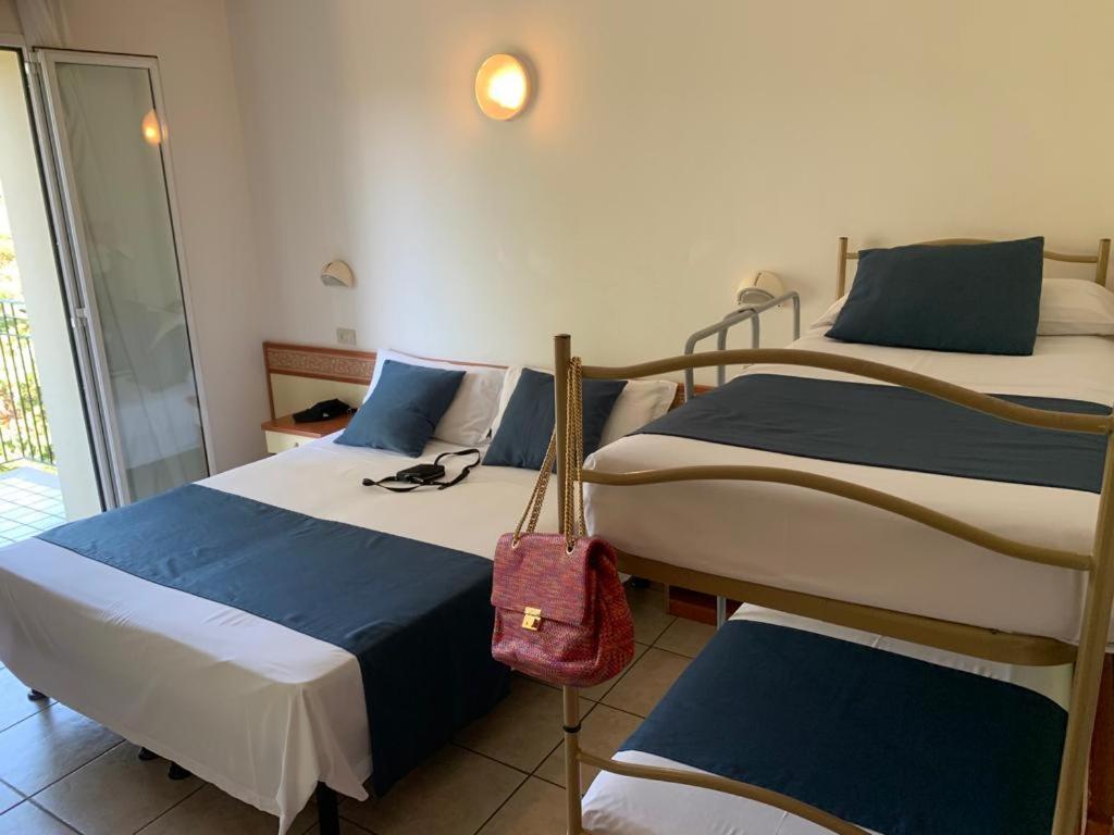 Hotel B&B Des Bains Milano Marittima Buitenkant foto