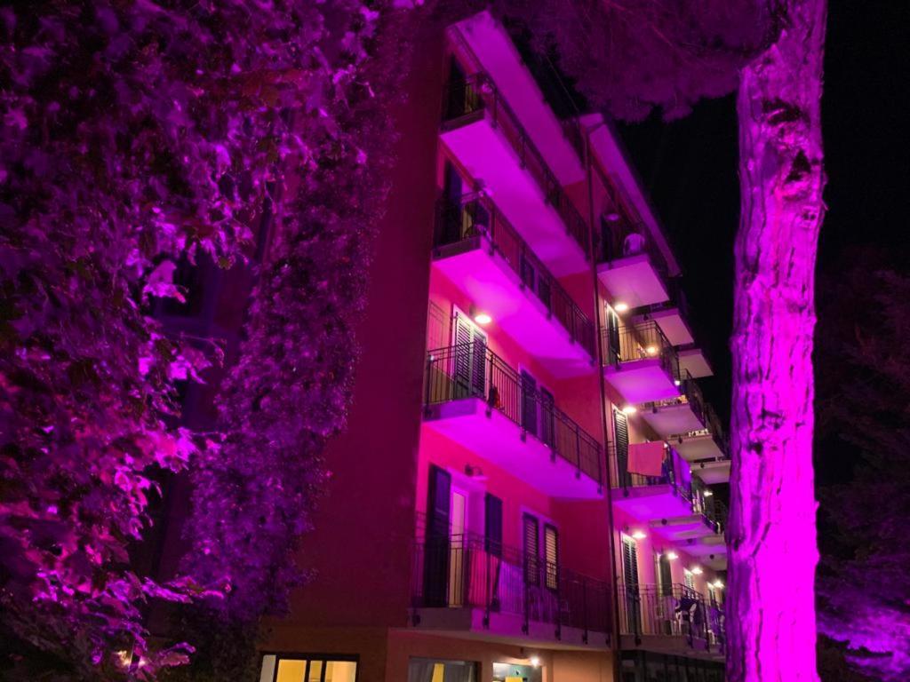 Hotel B&B Des Bains Milano Marittima Buitenkant foto