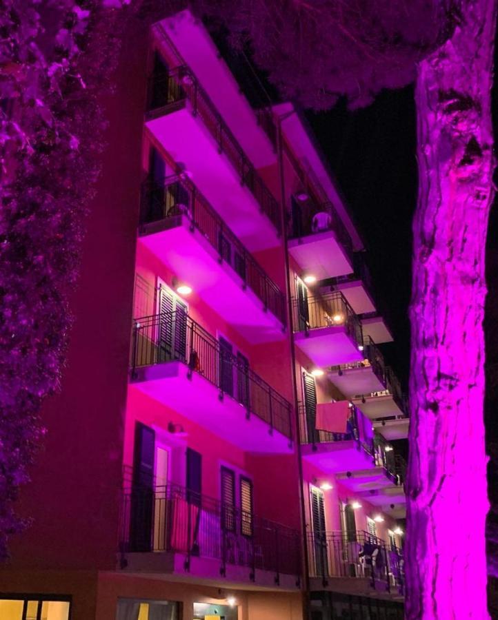 Hotel B&B Des Bains Milano Marittima Buitenkant foto