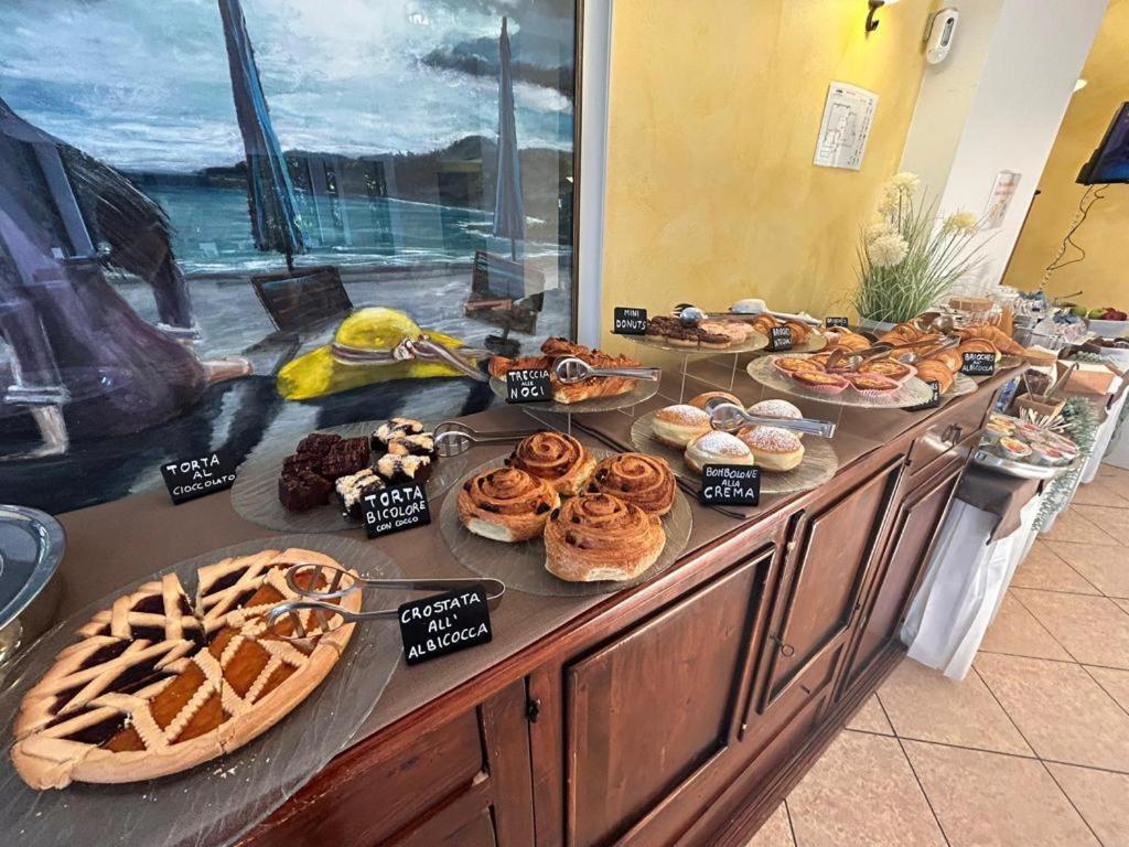 Hotel B&B Des Bains Milano Marittima Buitenkant foto